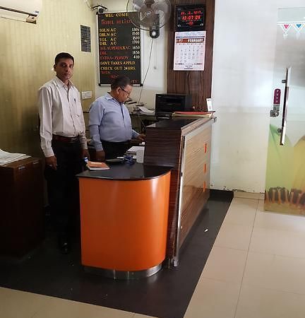 Hotel Relish Vadodara Exterior foto