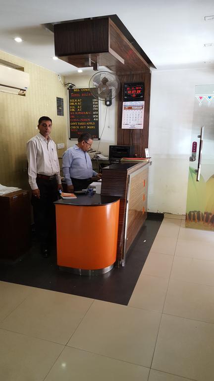 Hotel Relish Vadodara Exterior foto